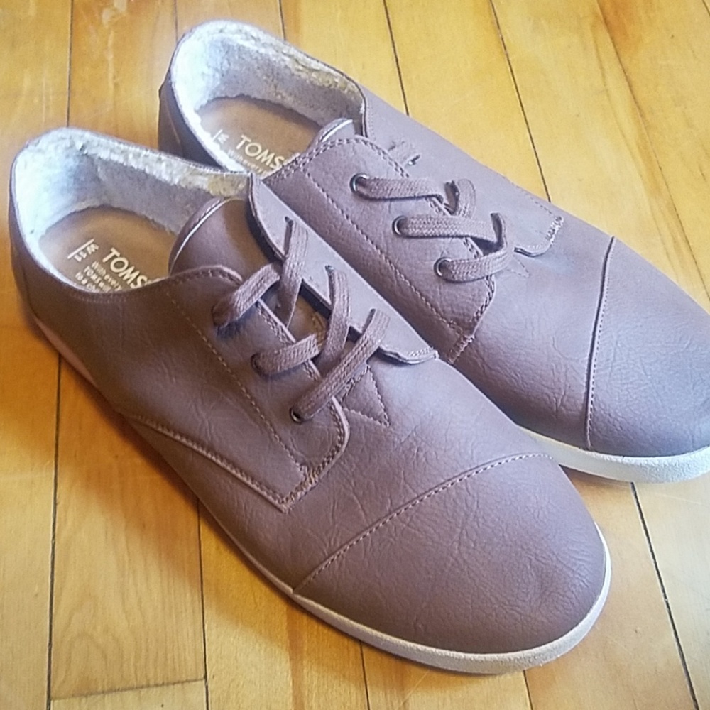 New Toms brown sneakers